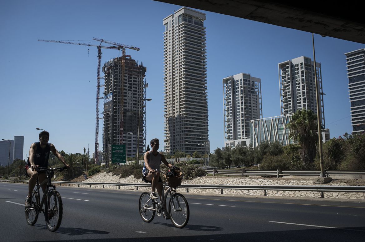 "Las inversiones de capital de riesgo se han triplicado desde el primer trimestre de 2014 en Tel Aviv, y se ha observado una cantidad cada vez mayor de emprendimientos de alta calidad de este mercado, los cuales buscan escalar agresivamente hacia China, por ejemplo", dijo Squibb.