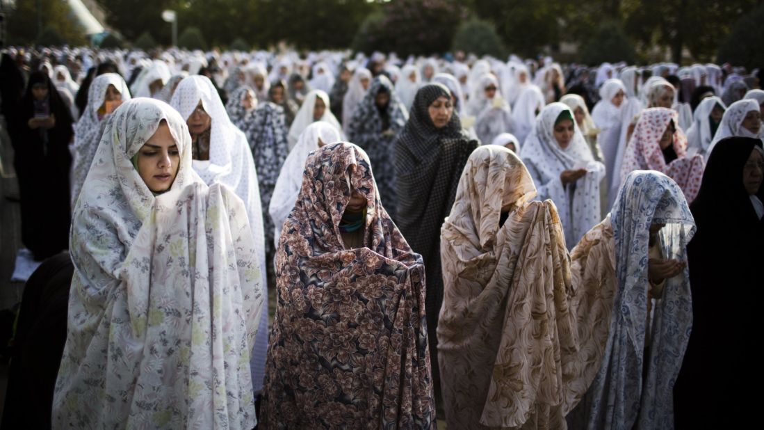 https://media.cnn.com/api/v1/images/stellar/prod/141008161421-04-muslim-women-dress.jpg?q=w_2187,h_1230,x_0,y_0,c_fill/h_618