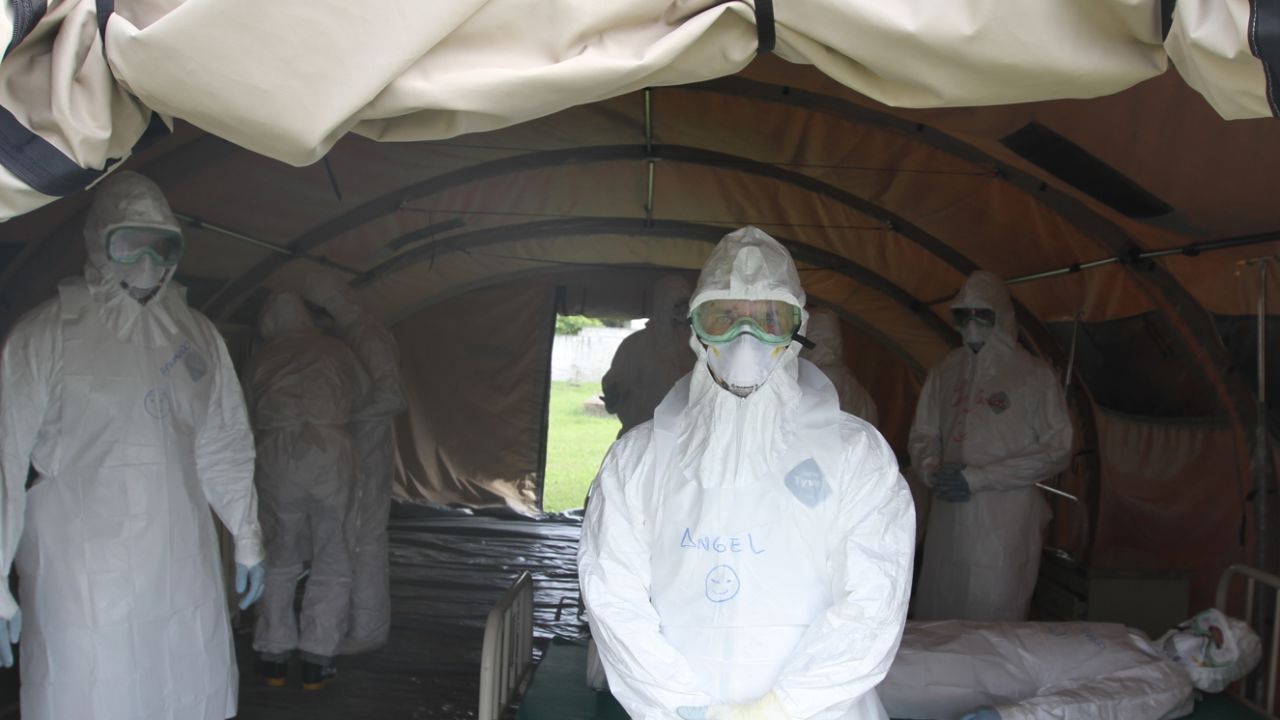 Cuban doctors in Havana train to fight Ebola before deploying to Africa. The island is sending hundreds of doctors and nurses to stem the tide of the deadly epidemic.