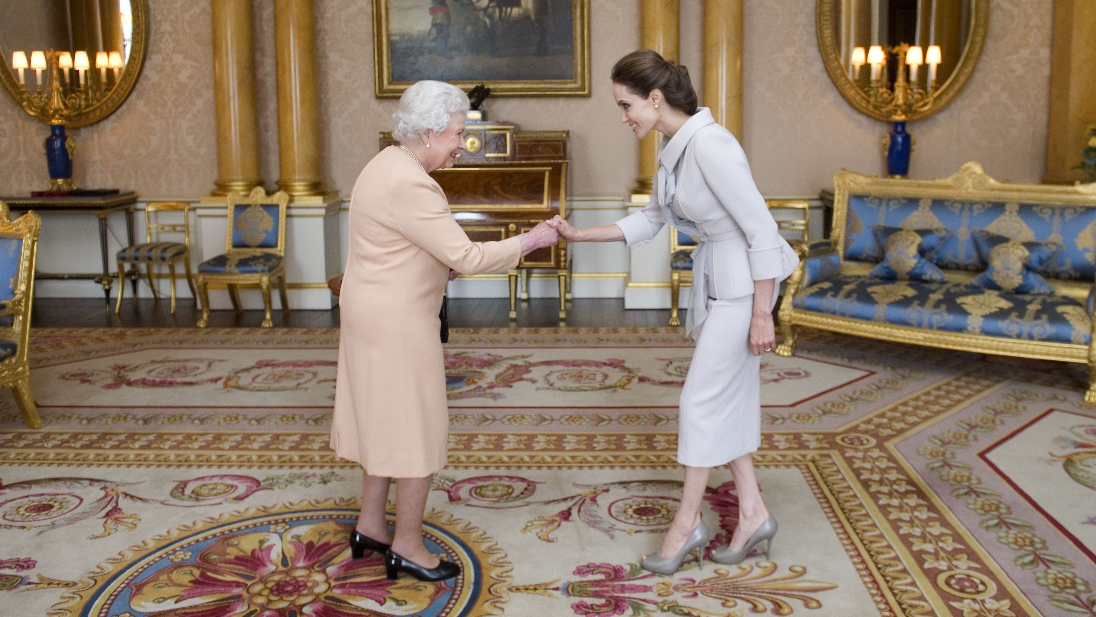 3500px x 1969px - Queen Elizabeth names Angelina Jolie honorary dame | CNN