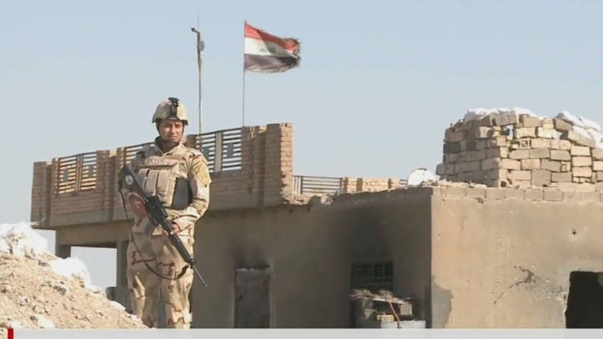pkg.wedeman.anbar.falling.to.isis_00013815.jpg