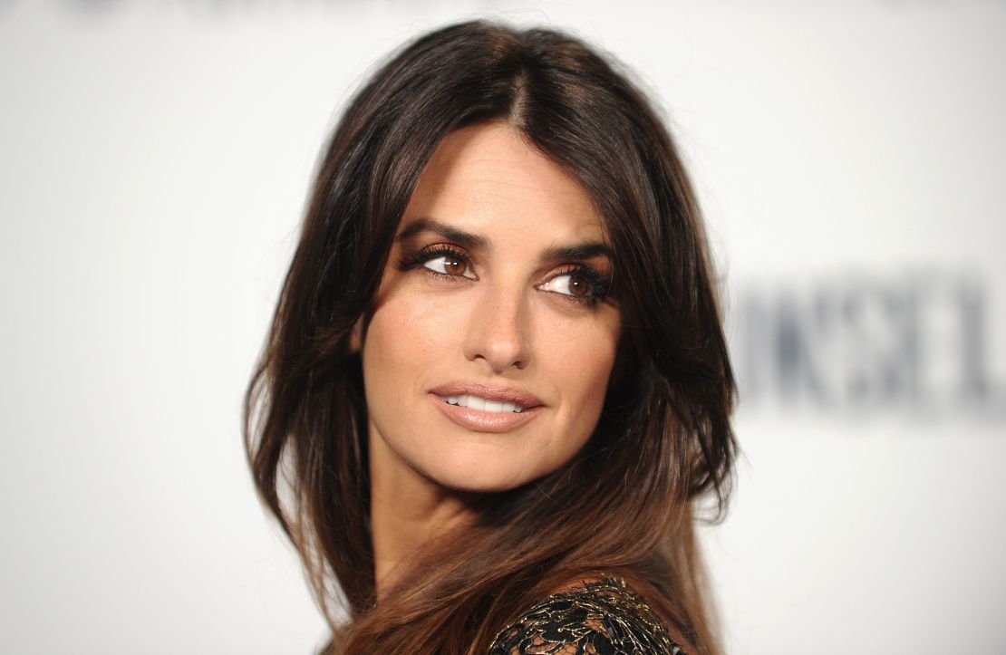 Penelope Cruz arrives at an October 2013 screening of "The Counselor" in London, England. 