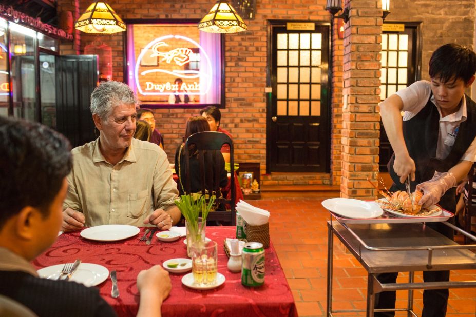Bourdain eats with his good friend Linh at Duyên Anh, a seafood restaurant that lets diners pick out fresh catches from the Tam Ziang Lagoon and the South China Sea.