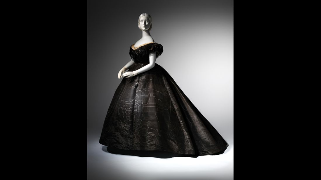<a href="http://www.metmuseum.org/about-the-museum/press-room/exhibitions/2014/death-becomes-her" target="_blank" target="_blank">Death Becomes Her: A Century of Mourning Attire</a>, the most recent exhibition from the Metropolitan Museum of Art's Costume Institute, showcases the opulent mourning dress from the 19th and early 20th centuries. 