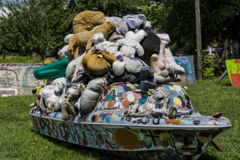 <a href="http://www.heidelberg.org/" target="_blank" target="_blank">The Heidelberg Project </a>is an outdoor art installation in Detroit. The<a href="http://ireport.cnn.com/docs/DOC-1021132"> art project </a>is also a nonprofit, working to inspire people to use and appreciate artistic expression around the city.