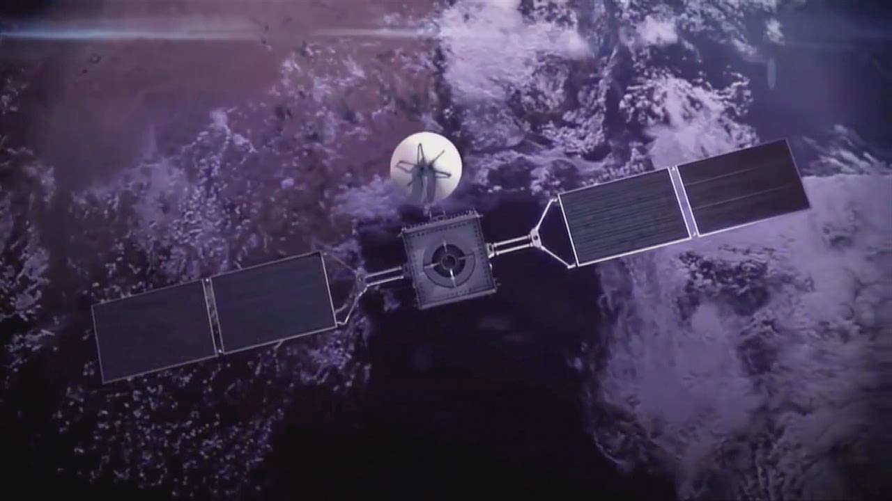 cnnee pm  space pkg sarmenti_00000920.jpg