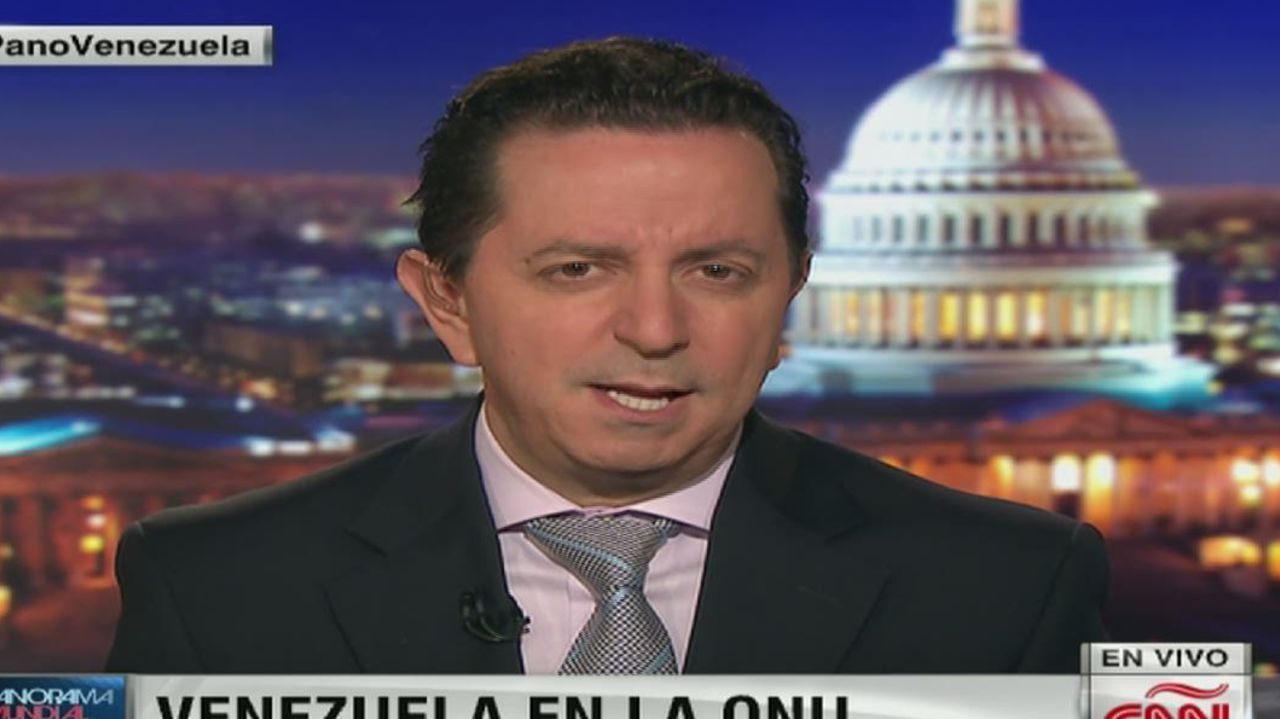 cnnee intvw roberto izurieta_00021703.jpg