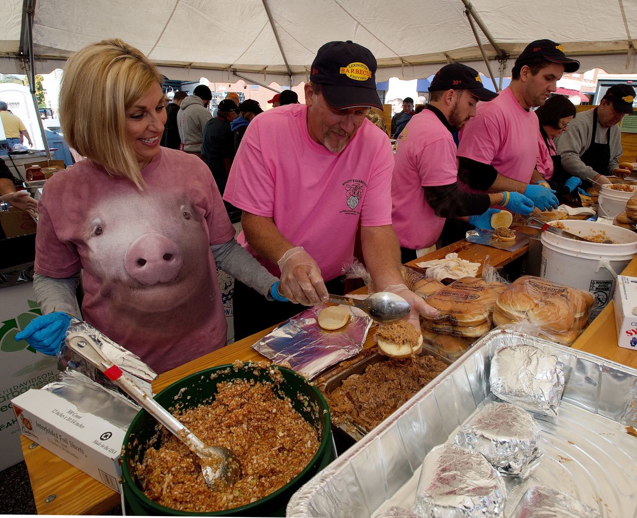 Lexington, North Carolina: The fashion police say "Oink!"