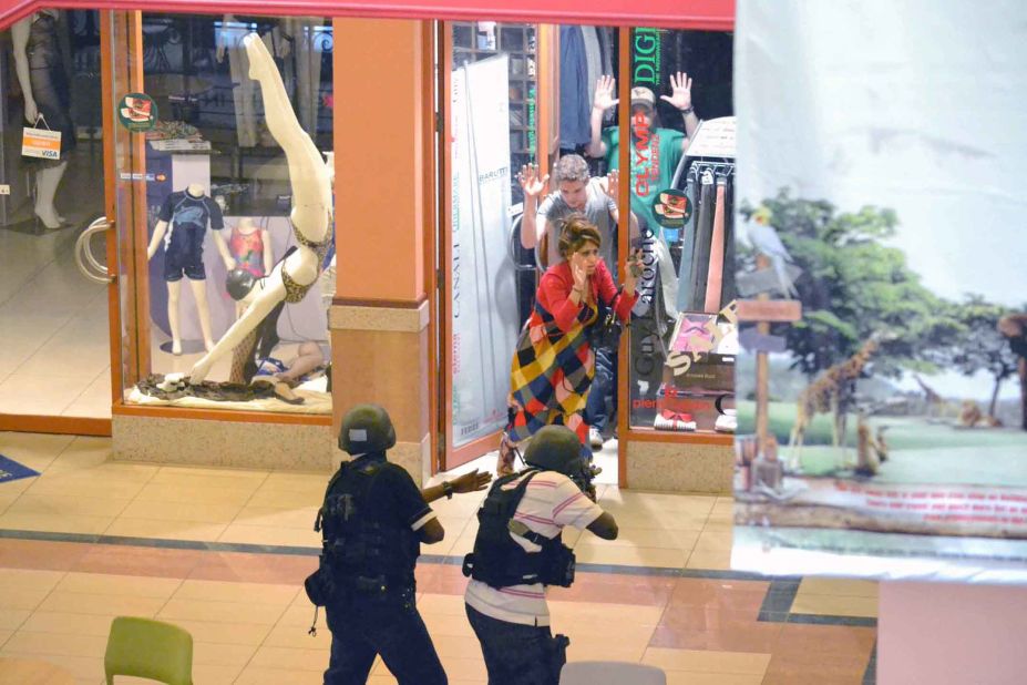 Mathenge captures a moment where armed security are able to safely secure the release of several trapped shoppers from inside Westgate. 