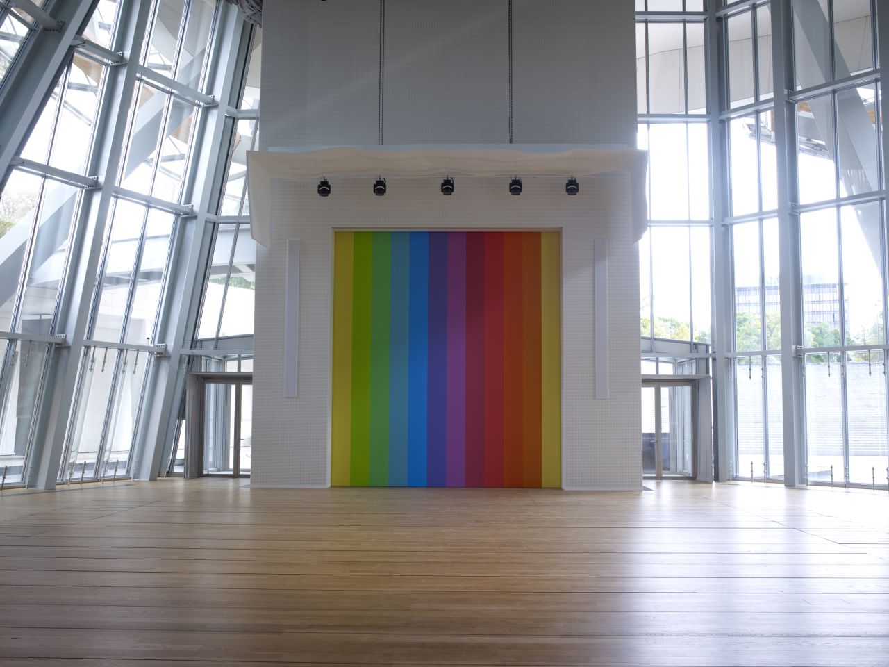 Ellsworth Kelly also created a location-specific piece for the Fondation. <em>Spectrum VIII</em>, a stage curtain, was created from one of his previous works. 