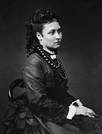 Queen Victoria's fourth daughter, Princess Louise, Duchess of Argyll, also went into mourning after the death of her father and again in 1914 following the death of her husband. 