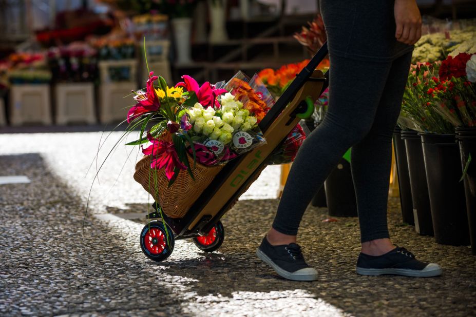 They can also be used as hand trolleys to carry bulky items. Or flowers.