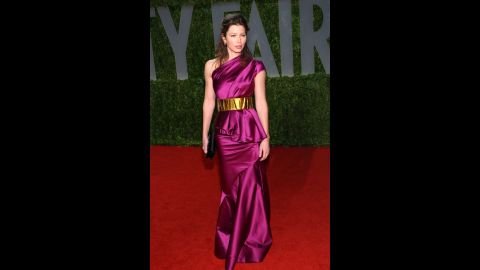 Jessica Biel is another actress you'll often see rocking a de la Renta label. At the 2009 Vanity Fair Oscars party, Biel's gown had all the designer's hallmarks: bold use of color and flattering to the female form. 