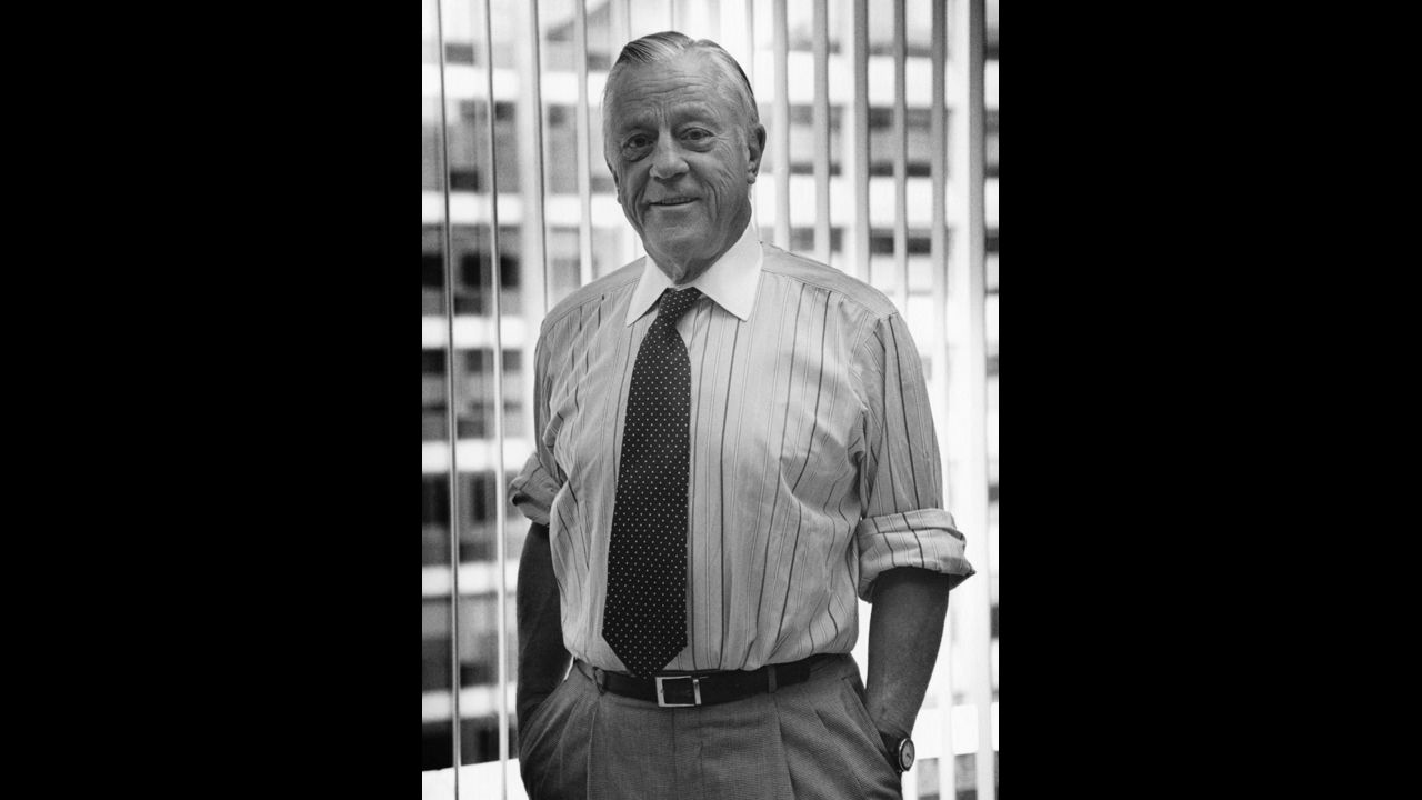 A 1994 photo portrait of the former Washington Post executive editor.