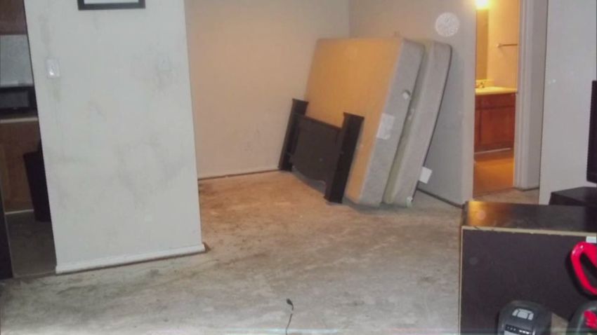 pkg amber vinson ebola apartment_00002002.jpg