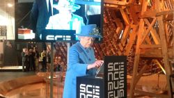 Queen tweets