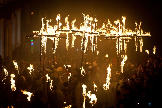 One of the largest bonfire night celebrations in the UK takes place in the town of Lewes, in southern England. 