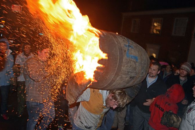 In total, 17 barrels are daubed with tar throughout the year, then set ablaze during the evening of November 5.