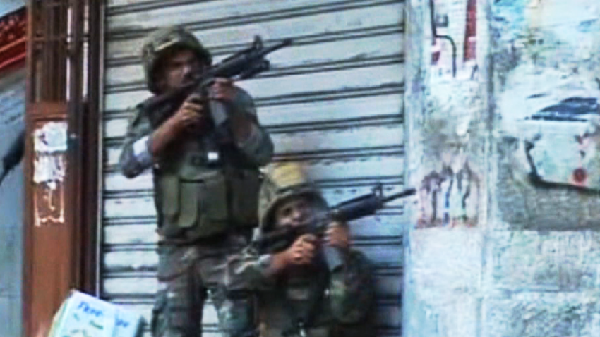 Lebanese soldiers militants clash