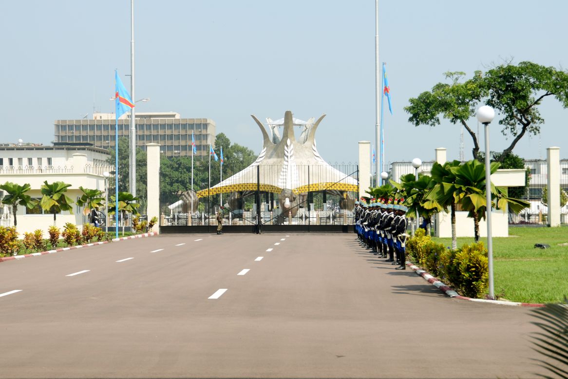 Presidential guards stand in front of the presidential palace of the Democratic Republic of Congo in the capital city of Kinshasa on May 22, 2013.