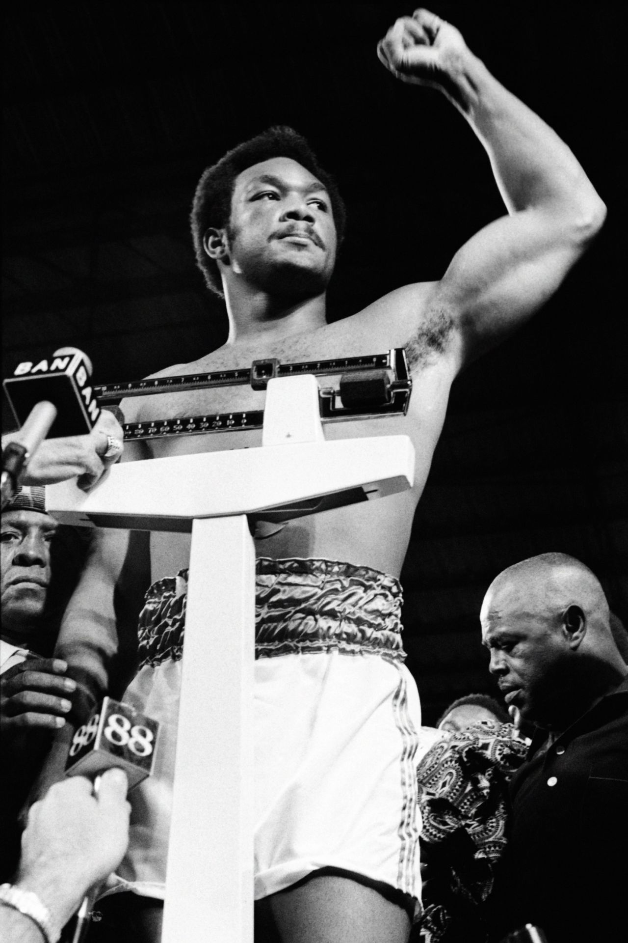 The weigh-in for the hotly anticipated bout took place on October 29, 1974. "Big George" Foreman came in at 220 pounds, while the challenger Ali, who at the age of 32 was giving away seven years to his opponent, weighed in at 216. Foreman was the favorite for the fight, with Ali's business manager Gene Kilroy concerned about how he could deal with his friend should the worst happen. "My biggest fear was, suppose Ali got hurt. How good are the hospitals in Zaire? What would we have to do? Go on an aeroplane and get to Paris," Kilroy told British newspaper The Daily Telegraph. "I discussed this with Ali and he said: 'Don't worry about me, worry about George.' "