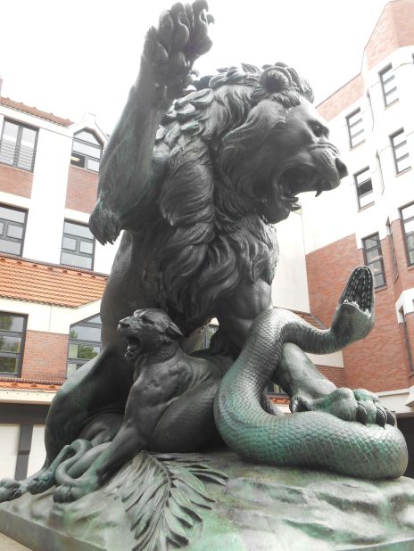 <strong>The fighting lion:</strong> This sculpture reminds Berliner Renate Straetling of the city's difficult past, but also of its strength in unification.