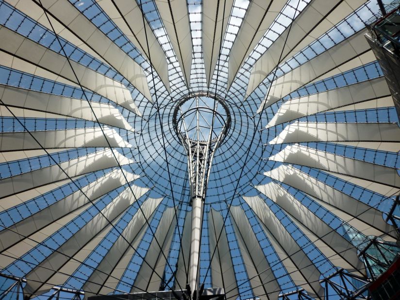 <strong>Sony Center:</strong> "What was a fallow ground in years of the 1990s is now a place for modern architecture," says Hedwig Gehrmann. "Despite of the dimensions of the Sony Center, the roof constructions seems light and filigree. The roof becomes as a symbol for the new Berlin."