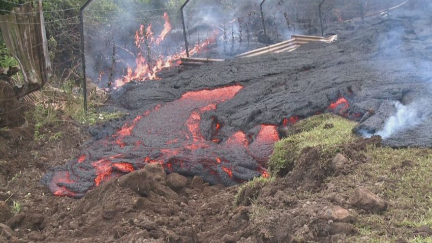 dnt savidge hawaii lava continues_00002311.jpg