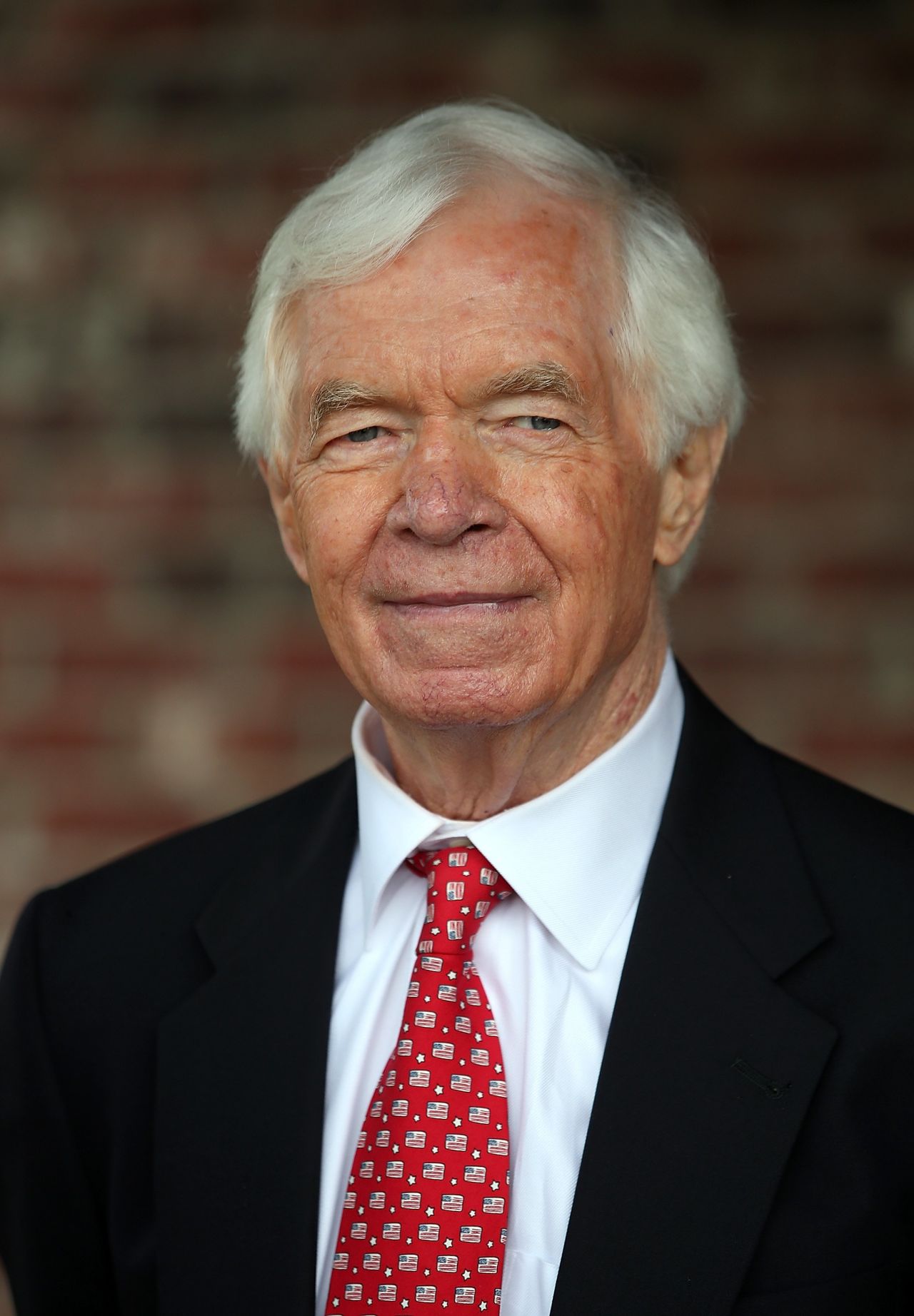 <a href="https://www.cnn.com/2019/05/30/politics/thad-cochran-dies-mississippi-senator/index.html" target="_blank">Thad Cochran</a>, who represented Mississippi in the US Senate for decades, died May 30 at the age of 81, his longtime spokesman said in a statement. Cochran resigned his seat last year because of health issues.