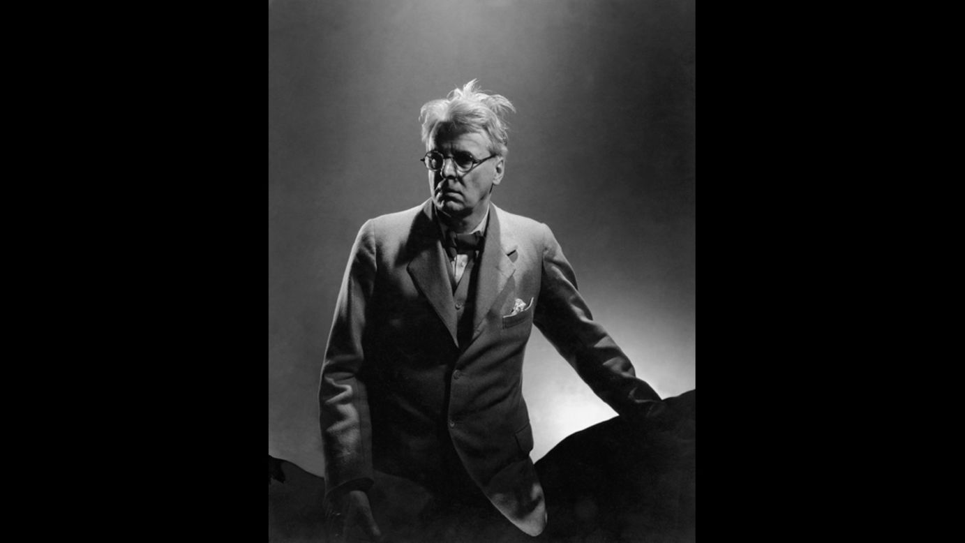 Esta fotografía del poeta William Butler Yeats, que apareció en Vanity Fair el 1 de enero de 1933, muestra la extraordinaria habilidad de Steichen para captar el carácter de una persona.