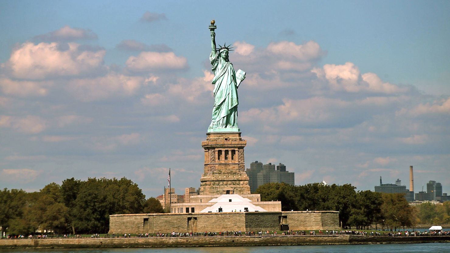 The Statue of Liberty, one of New York's premiere tourist attractions, is viewed from the Staten Island Ferry on September 30, 2013.
(Photo by Spencer Platt/Getty Images)