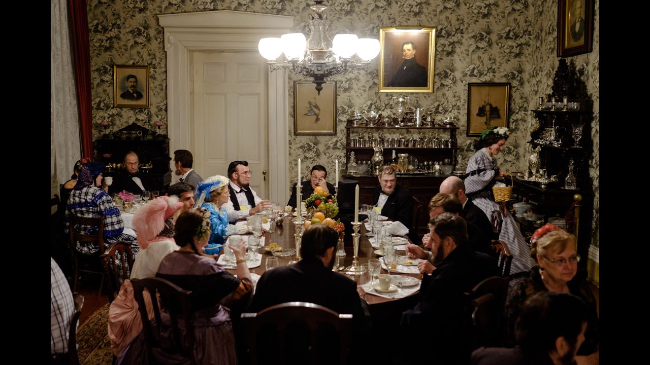 After arriving at the mansion at Lansdowne Plantation, some of the Lincolns unbuttoned their long suit coats and sat down for dinner.