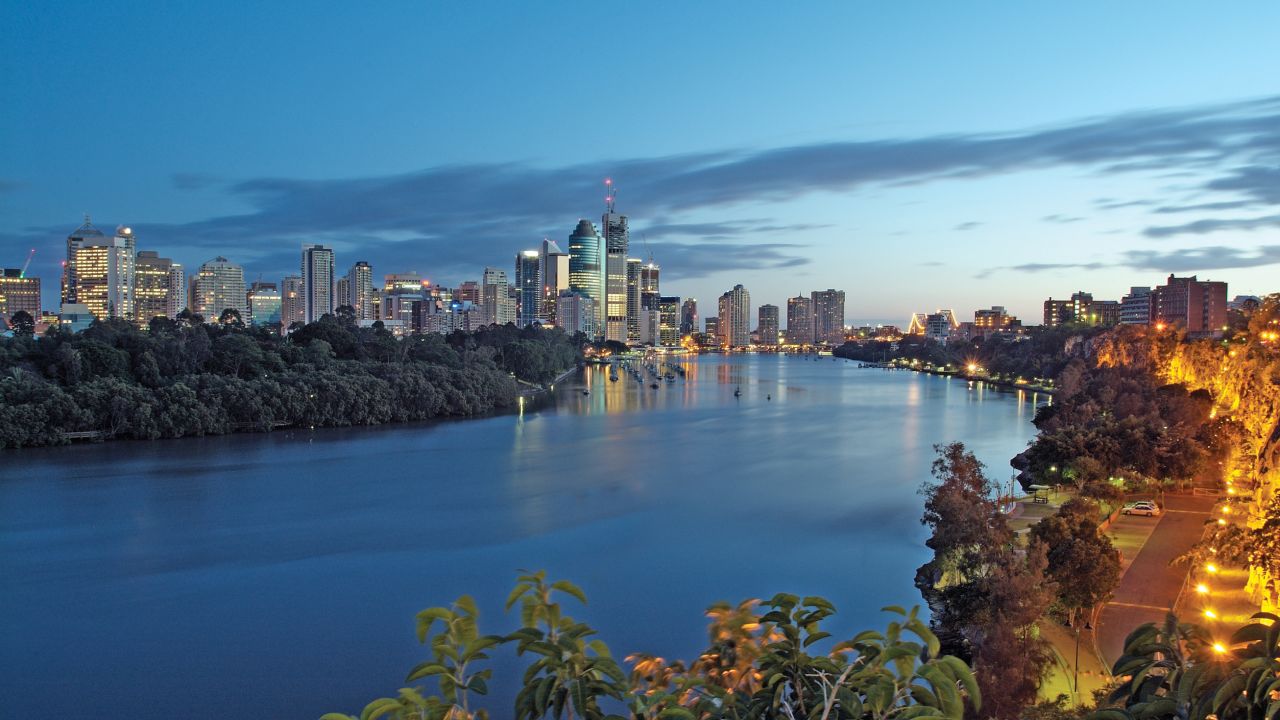 Kangaroo Point is an excellent place to take in both Brisbane's dramatic skyline and the natural beauty of this part of Australia.