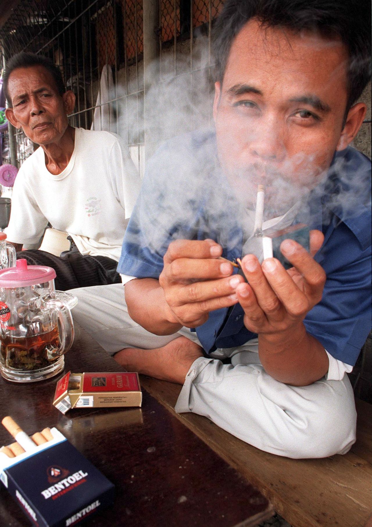 Love it or not, the pungent smoke from clove cigarettes (kretek) is inescapable -- and unforgettable -- throughout Indonesia. 