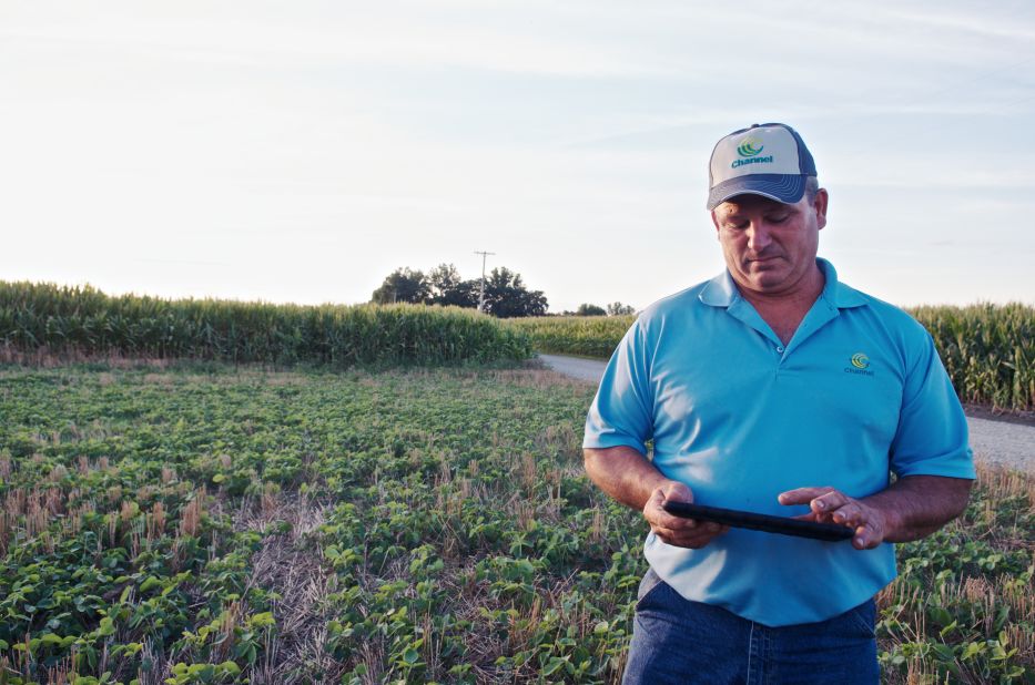 Pat Worland of Worland Farms in Vincennes, Indiana, consults the data on his fields. 