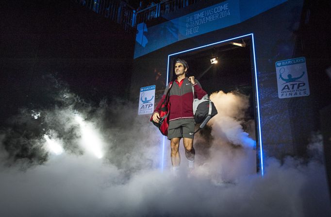 Roger Federer matched the traditionally grand entrance as he rolled back the years with a masterly display against Kei Nishikori. 