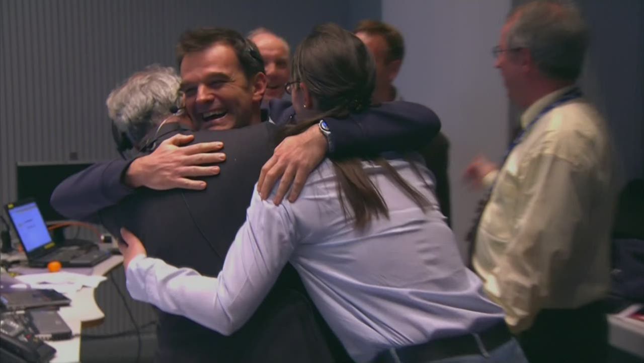 sot esa reaction to rosetta lander comet coming down_00002124.jpg