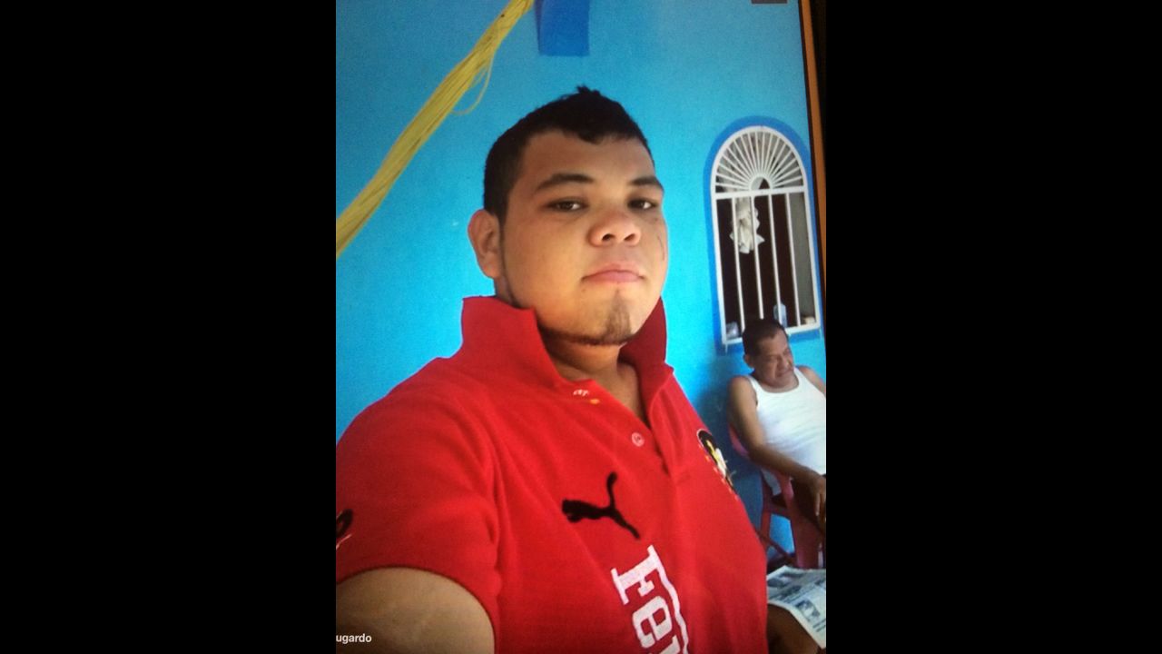 Israel Lugardo Galindo, 19.