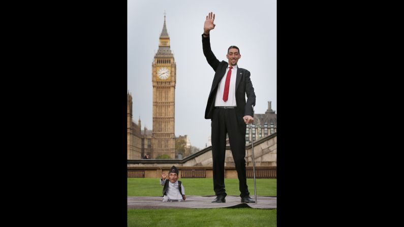 The two came together at a London event celebrating the 10th annual Guinness World Records Day. It marked the first time the world's tallest and shortest men had ever met.