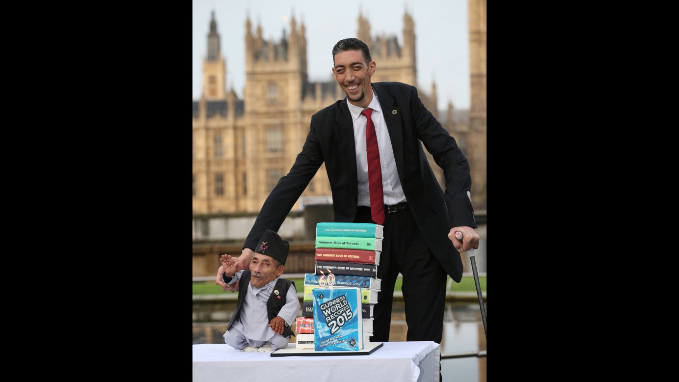 World's Tallest Man - and Shortest too
