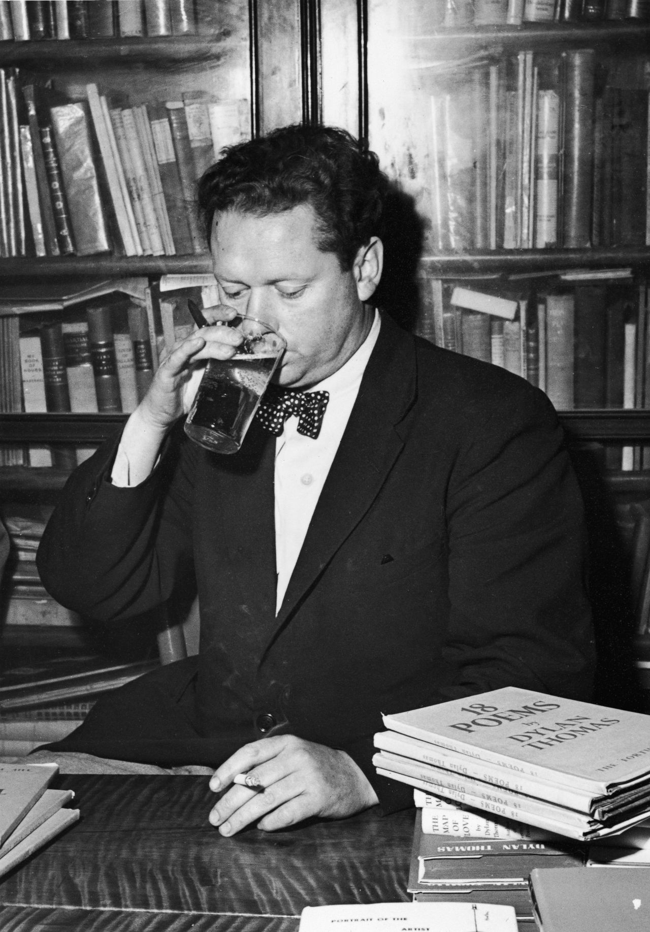 Thomas was known for his hard-drinking lifestyle. He collapsed at New York's Chelsea Hotel shortly after reportedly announcing: "I've had 18 straight whiskies. I think that's the record!" He died in hospital several days later. 