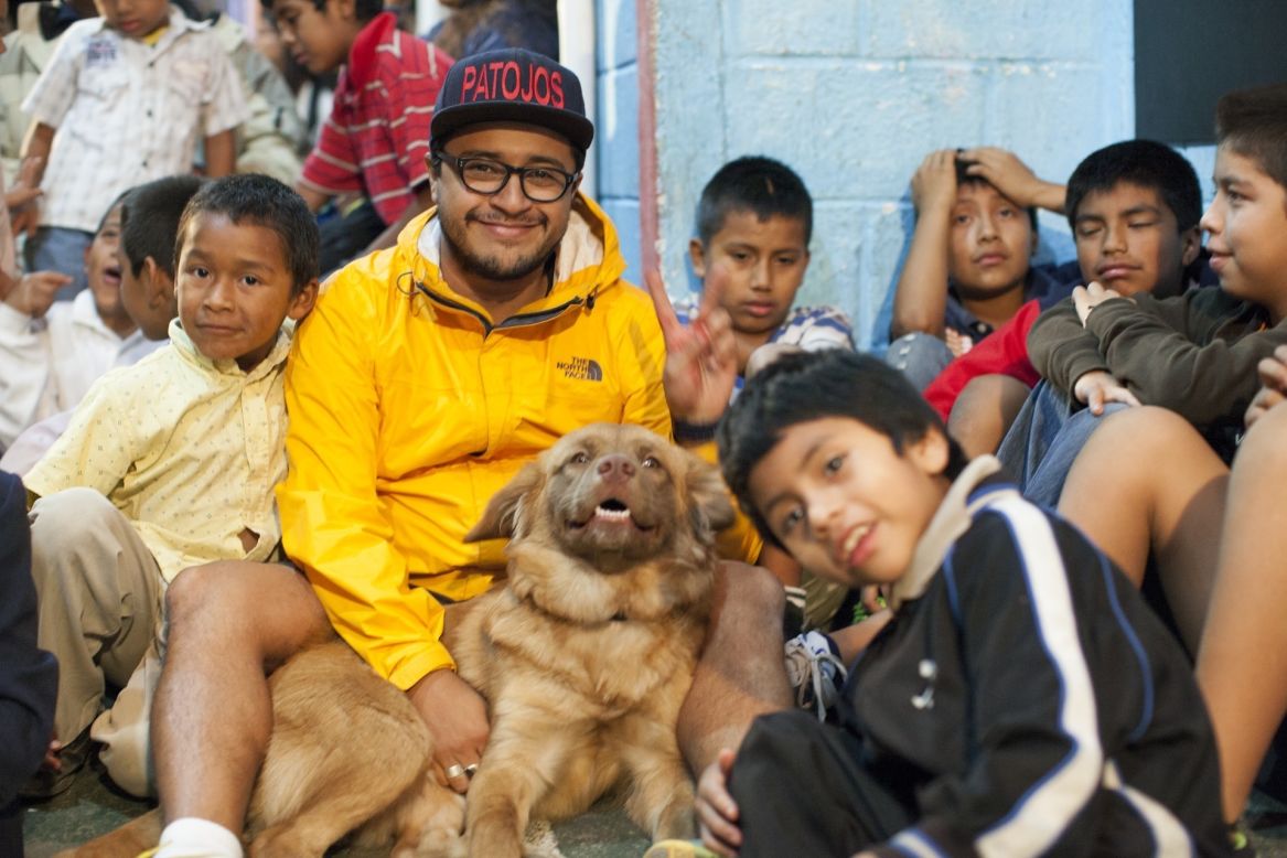 While working as a teacher in Guatemala, Juan Pablo Romero Fuentes saw his students struggling with drugs and gangs -- issues that his own generation faced as well. So at 23, he turned part of his family's home into a community center and started Los Patojos, a nonprofit that has become a haven for young people.