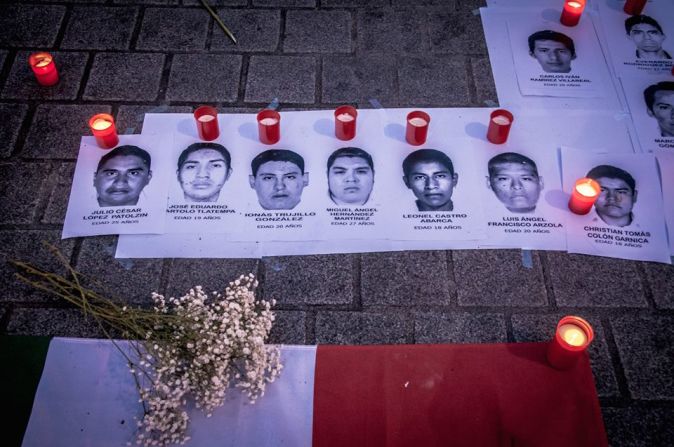 La Universidad de Innsbruk realiza un análisis para determinar los restos humanos encontrados en Guerrero corresponden a algunos de los 43 estudiantes desaparecidos en septiembre en Iguala.