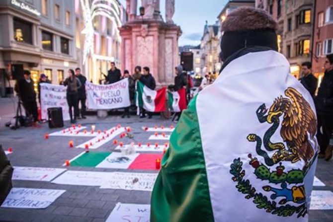 Se trata de una muestra más de indignación alrededor del mundo por la desaparición de los 43 normalistas.