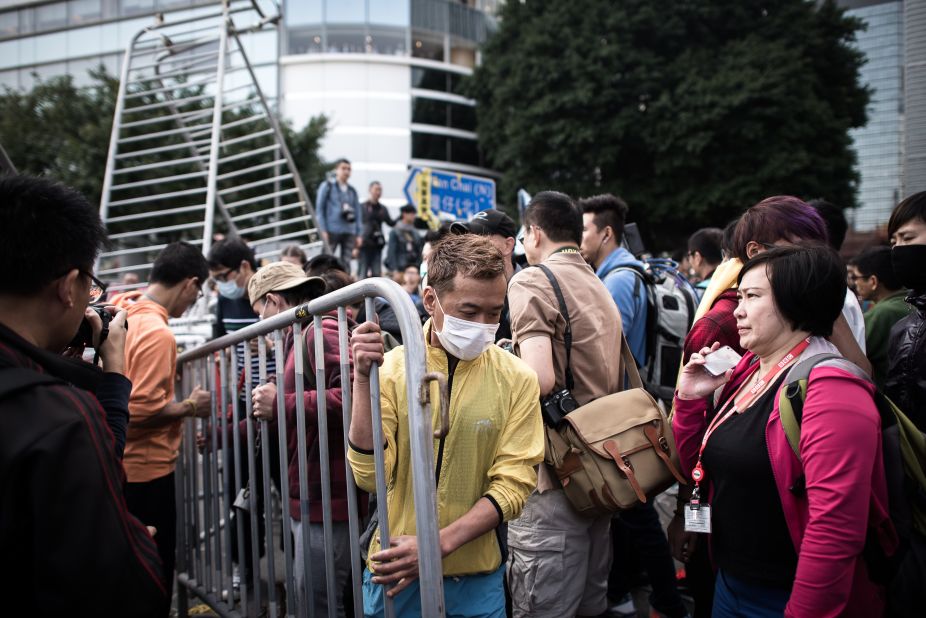 There were no signs of resistance from protesters, some of whom helped bailiffs, police and CITIC representatives move barricades away on November 18.