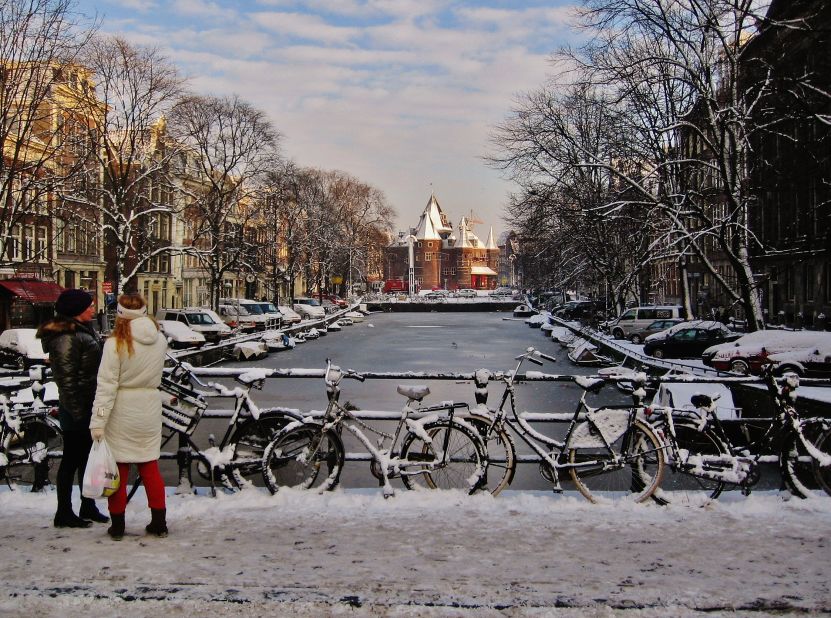 The <a href="http://ireport.cnn.com/docs/DOC-1140065">Oude Kerk</a> stands just beyond an icy bridge in Amsterdam. The 800-year-old building was constructed in the early fourteenth century as a <a href="http://www.oudekerk.nl/en/" target="_blank" target="_blank">Roman Catholic church</a>, but also has Protestant influences in its architecture.