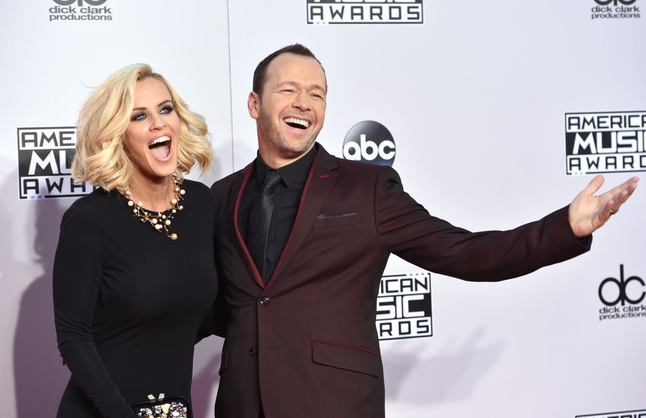 Jenny McCarthy, left, and Donnie Wahlberg