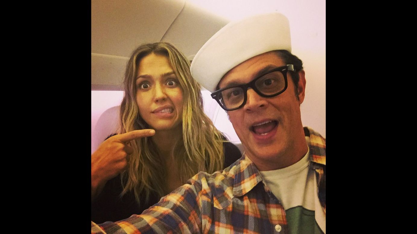 "Uh oh -look who's on my flight," <a href="http://instagram.com/p/vnHhpeMupu/?modal=true" target="_blank" target="_blank">said actress Jessica Alba,</a> pointing to actor Johnny Knoxville on Thursday, November 20.