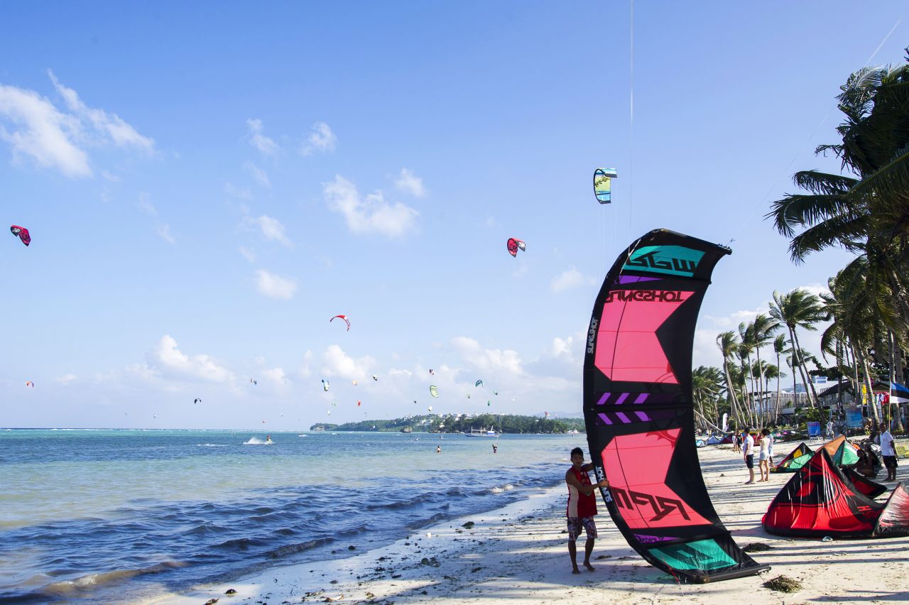 The 2.5-kilometer Bulabog Beach welcomes a blustery monsoonal wind from November to April and is an ideal place for kite boarding and windsurfing.