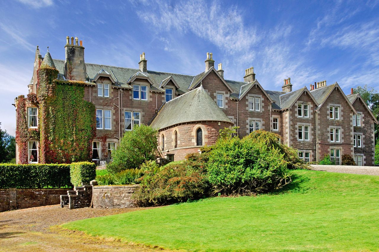 Andy Murray's hotel offers clay pigeon shooting, archery and tennis.
